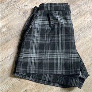 Abercrombie &Fitch Plaid AF Scrunch Shorts